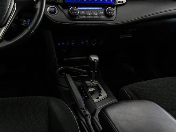 Toyota RAV4 IV (XA40) Рестайлинг с пробегом 2018 года, цена 2 499 000 рублей, 219643 км, внедорожник, Автокод Объявления