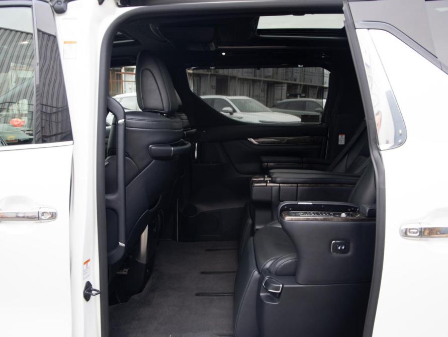 Toyota Alphard III Рестайлинг Санкт-Петербург  - изображение 11