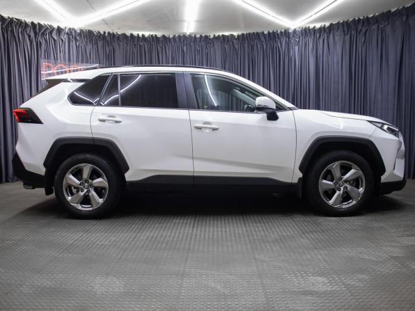 Toyota RAV4 V (XA50) с пробегом 2021 года, цена 3 549 000 рублей, 30661 км, внедорожник, Автокод Объявления