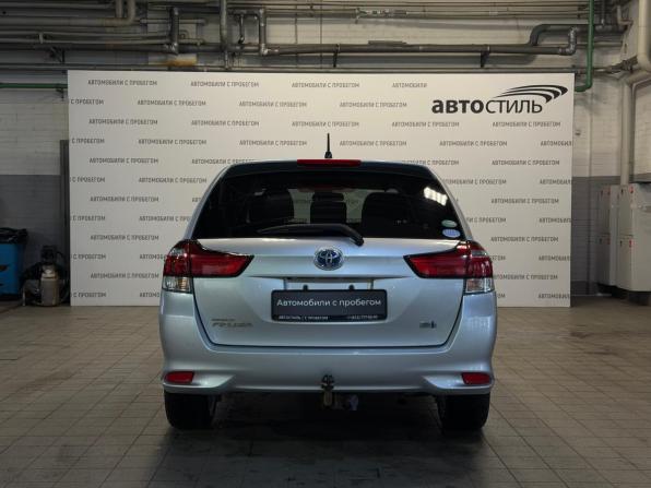 Toyota Corolla XI (E160 E170) Рестайлинг 2 с пробегом 2019 года, цена 1 249 000 рублей, 155000 км, универсал, Автокод Объявления