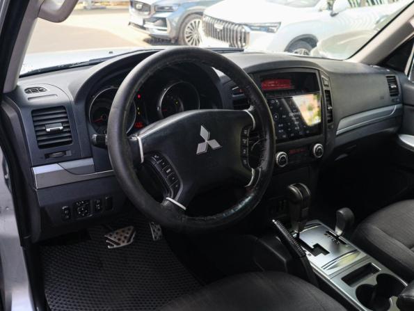 Mitsubishi Pajero IV Рестайлинг 1 с пробегом 2011 года, цена 1 650 000 рублей, 313937 км, внедорожник, Автокод Объявления