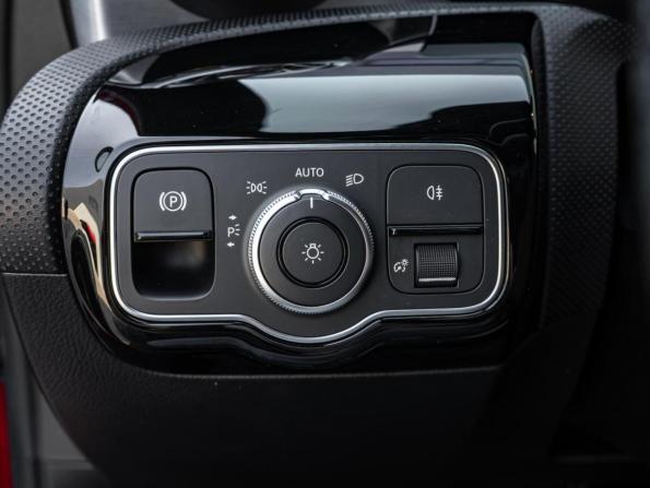 Mercedes-Benz A-Класс IV (W177) с пробегом 2018 года, цена 2 350 000 рублей, 74239 км, хэтчбек, Автокод Объявления