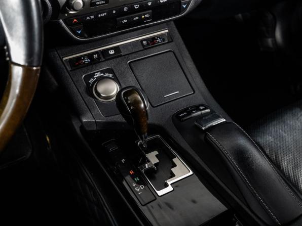 Lexus ES VI с пробегом 2014 года, цена 1 950 000 рублей, 187781 км, седан, Автокод Объявления
