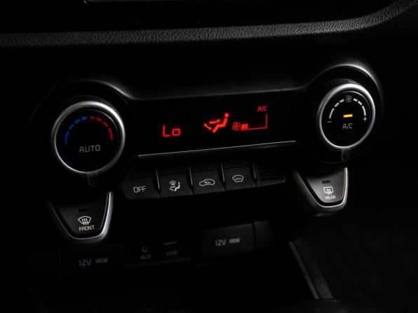 Kia Rio IV Рестайлинг с пробегом 2020 года, цена 1 649 000 рублей, 70759 км, седан, Автокод Объявления