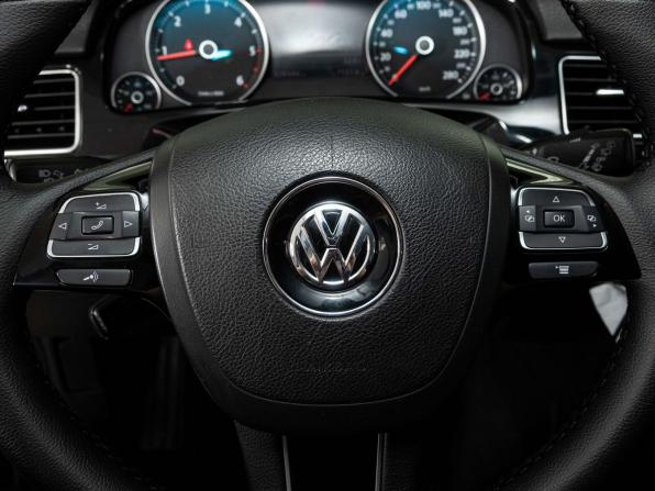 Volkswagen Touareg II с пробегом 2011 года, цена 1 505 000 рублей, 328638 км, внедорожник, Автокод Объявления
