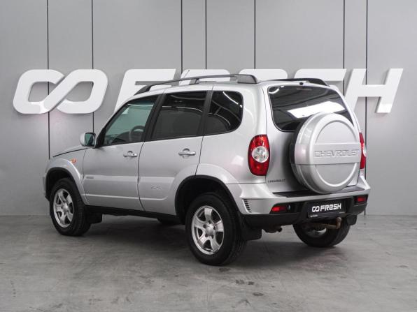 Chevrolet Niva I Рестайлинг с пробегом 2010 года, цена 599 000 рублей, 142063 км, внедорожник, Автокод Объявления