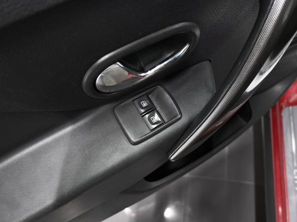 Renault Logan II Рестайлинг с пробегом 2018 года, цена 1 155 000 рублей, 111106 км, седан, Автокод Объявления