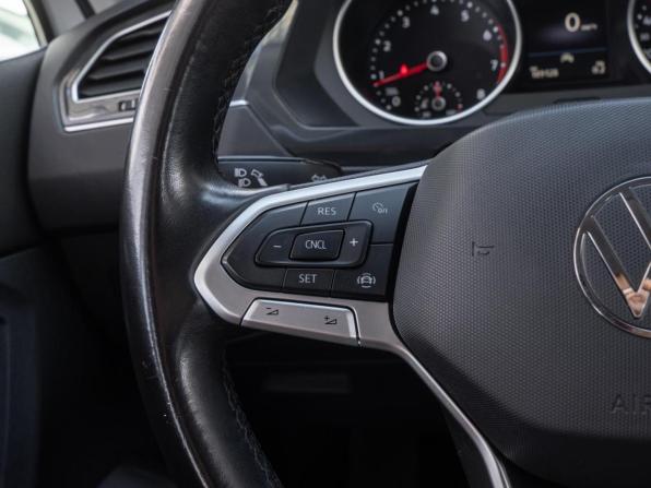 Volkswagen Tiguan II Рестайлинг с пробегом 2021 года, цена 1 899 000 рублей, 189128 км, внедорожник, Автокод Объявления