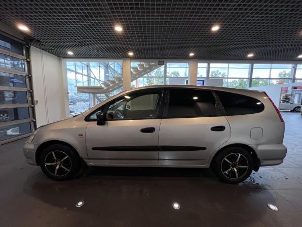 Honda Stream I с пробегом 2001 года, цена 300 000 рублей, 322631 км, компактвэн, Автокод Объявления