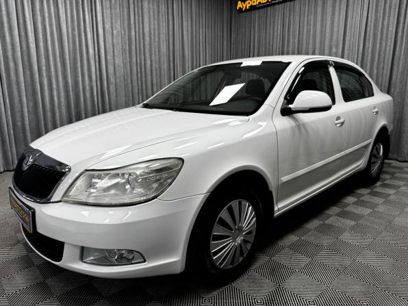 Skoda Octavia II (A5) Рестайлинг с пробегом 2012 года, цена 900 000 рублей, 239983 км, лифтбек, Автокод Объявления