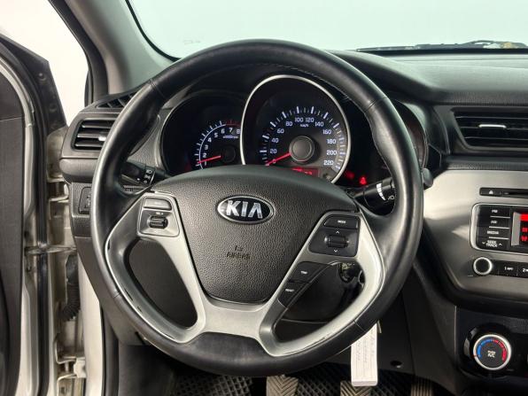 Kia Rio III Рестайлинг с пробегом 2016 года, цена 960 000 рублей, 177641 км, седан, Автокод Объявления