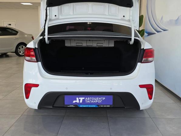 Kia Rio IV с пробегом 2018 года, цена 1 540 000 рублей, 49900 км, седан, Автокод Объявления