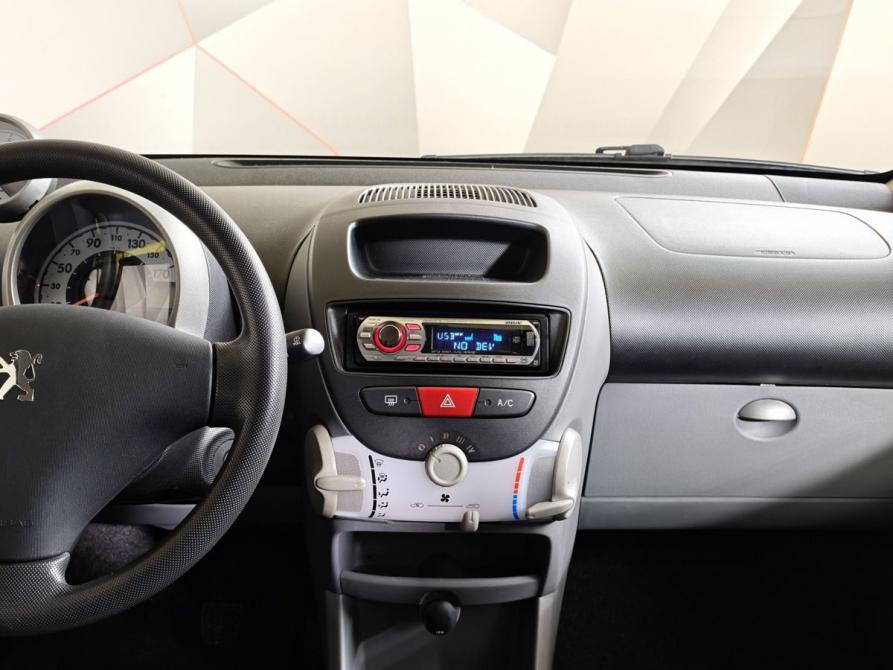 Peugeot 107 I Москва  - изображение 15