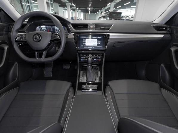 Skoda Superb III Рестайлинг с пробегом 2025 года, цена 3 400 000 рублей, 30 км, лифтбек, Автокод Объявления