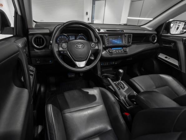 Toyota RAV4 IV (XA40) Рестайлинг с пробегом 2017 года, цена 2 495 000 рублей, 128150 км, внедорожник, Автокод Объявления