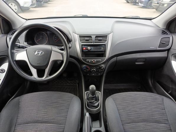 Hyundai Solaris I с пробегом 2014 года, цена 890 000 рублей, 131436 км, седан, Автокод Объявления