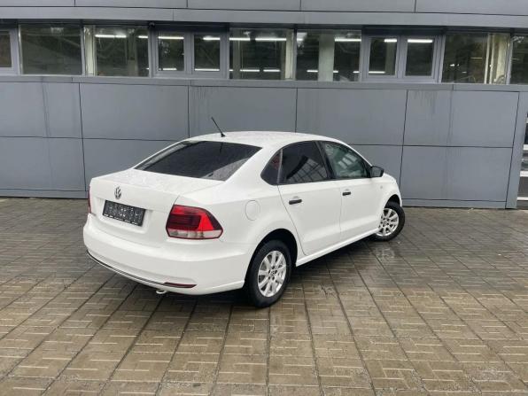Volkswagen Polo V Рестайлинг с пробегом 2016 года, цена 949 000 рублей, 140000 км, седан, Автокод Объявления
