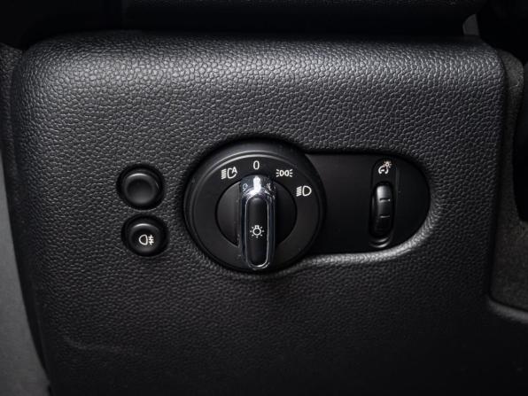 Mini Hatch III (F55/F56) с пробегом 2015 года, цена 2 180 000 рублей, 197504 км, хэтчбек, Автокод Объявления
