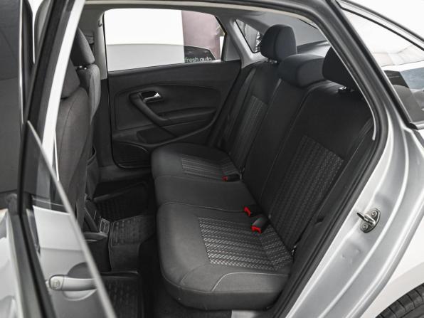 Volkswagen Polo V Рестайлинг с пробегом 2017 года, цена 1 070 000 рублей, 199431 км, седан, Автокод Объявления