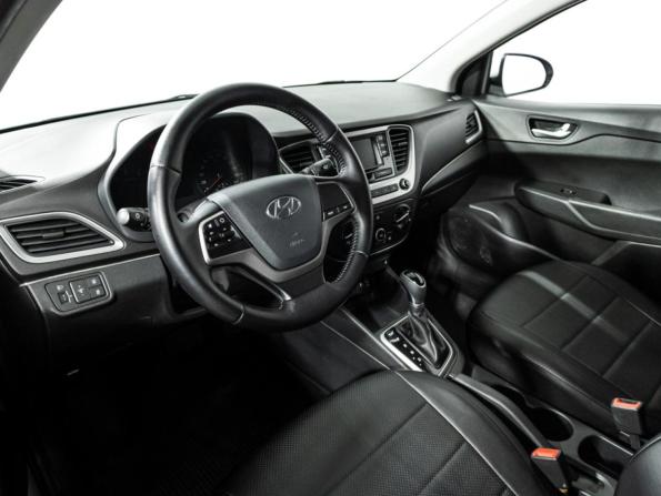 Hyundai Solaris II с пробегом 2017 года, цена 1 399 700 рублей, 67295 км, седан, Автокод Объявления
