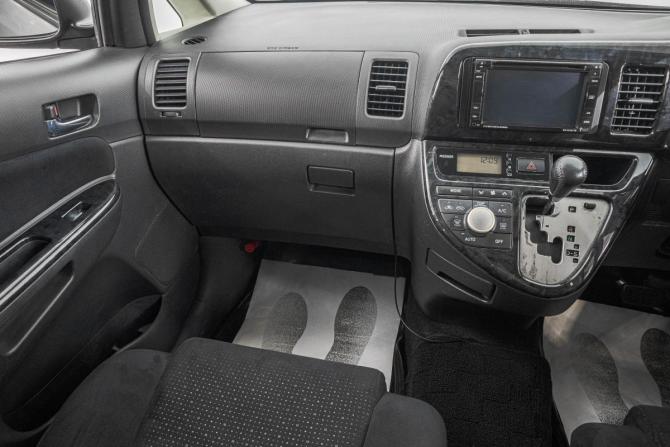 Toyota Wish I Рестайлинг с пробегом 2006 года, цена 999 000 рублей, 146500 км, компактвэн, Автокод Объявления