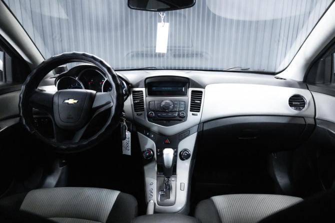 Chevrolet Cruze I Рестайлинг с пробегом 2012 года, цена 799 000 рублей, 176000 км, хэтчбек, Автокод Объявления