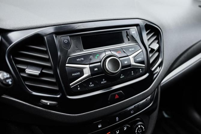 Lada (ВАЗ) Vesta I с пробегом 2018 года, цена 849 000 рублей, 101960 км, седан, Автокод Объявления