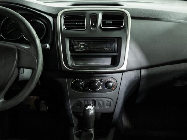 Renault Logan II с пробегом 2016 года, цена 549 777 рублей, 199000 км, седан, Автокод Объявления