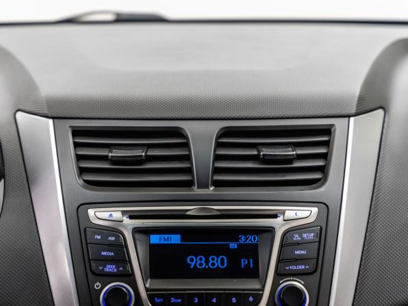 Hyundai Solaris I Рестайлинг с пробегом 2016 года, цена 898 000 рублей, 117708 км, хэтчбек, Автокод Объявления