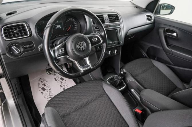 Volkswagen Polo V Рестайлинг с пробегом 2018 года, цена 1 229 000 рублей, 138000 км, седан, Автокод Объявления