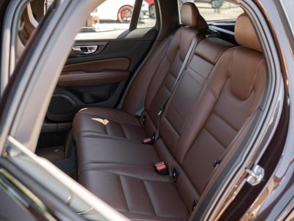 Volvo V60 Cross Country II с пробегом 2021 года, цена 4 799 000 рублей, 118299 км, универсал, Автокод Объявления