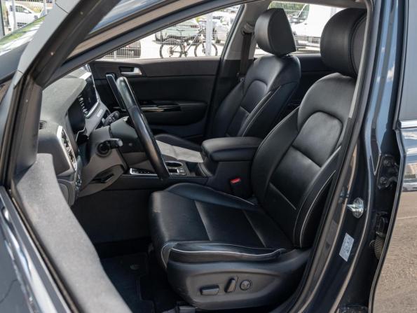 Kia Sportage IV Рестайлинг с пробегом 2021 года, цена 2 650 000 рублей, 77977 км, внедорожник, Автокод Объявления