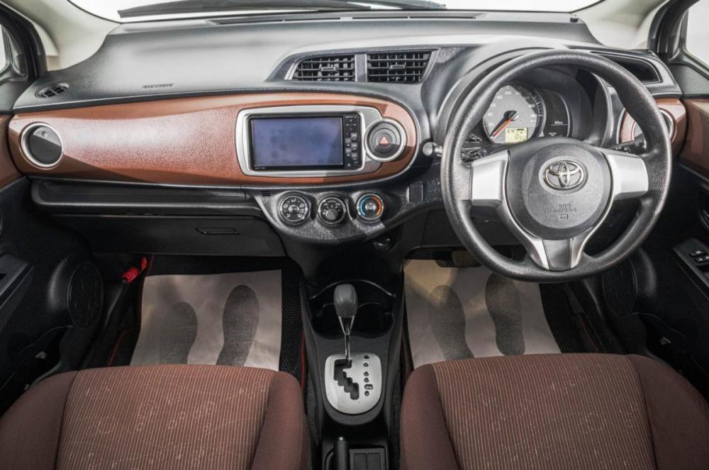 Toyota Vitz III (XP130) Барнаул  - изображение 10