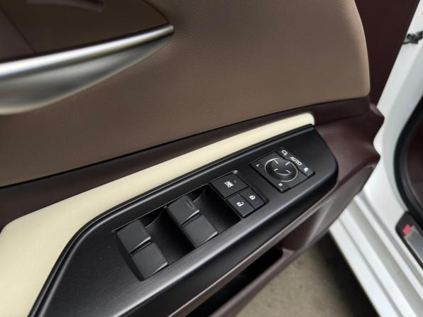 Lexus ES VII с пробегом 2018 года, цена 3 845 000 рублей, 20656 км, седан, Автокод Объявления