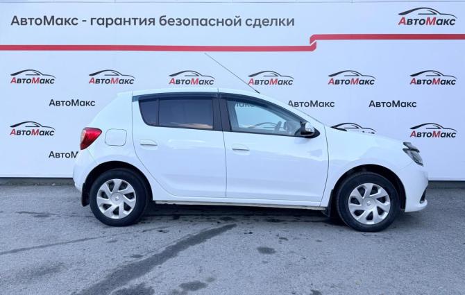 Renault Sandero II с пробегом 2017 года, цена 800 000 рублей, 97365 км, хэтчбек, Автокод Объявления