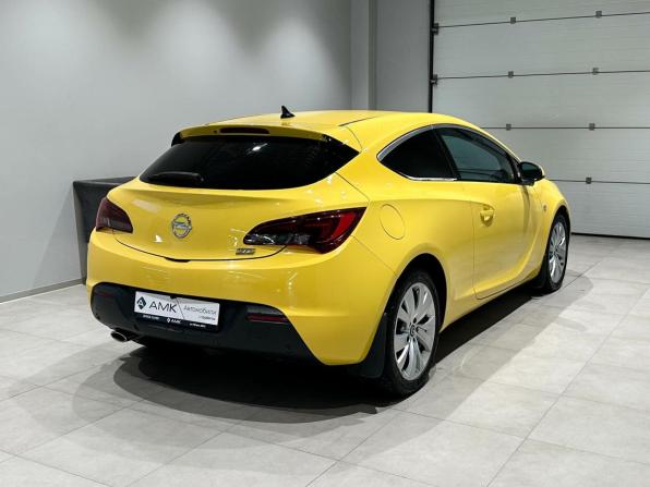 Opel Astra J Рестайлинг с пробегом 2012 года, цена 1 055 000 рублей, 140955 км, хэтчбек, Автокод Объявления