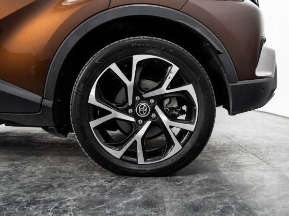 Toyota C-HR I с пробегом 2017 года, цена 1 850 000 рублей, 120030 км, внедорожник, Автокод Объявления