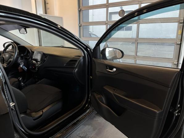 Hyundai Solaris II Рестайлинг с пробегом 2021 года, цена 1 417 000 рублей, 73615 км, седан, Автокод Объявления
