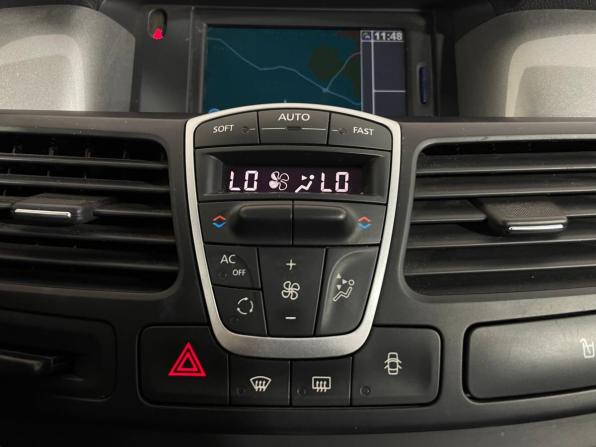 Renault Laguna III Рестайлинг с пробегом 2011 года, цена 685 000 рублей, 238042 км, лифтбек, Автокод Объявления