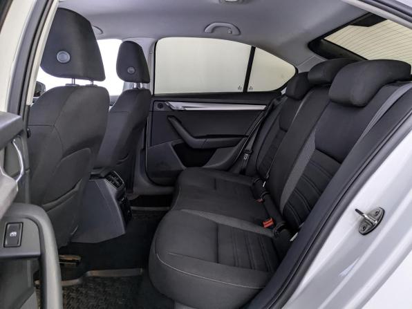 Skoda Octavia III (A7) Рестайлинг с пробегом 2020 года, цена 1 675 000 рублей, 130091 км, лифтбек, Автокод Объявления