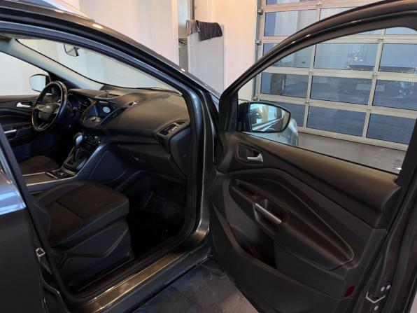 Ford Kuga II Рестайлинг с пробегом 2018 года, цена 1 650 000 рублей, 76500 км, внедорожник, Автокод Объявления