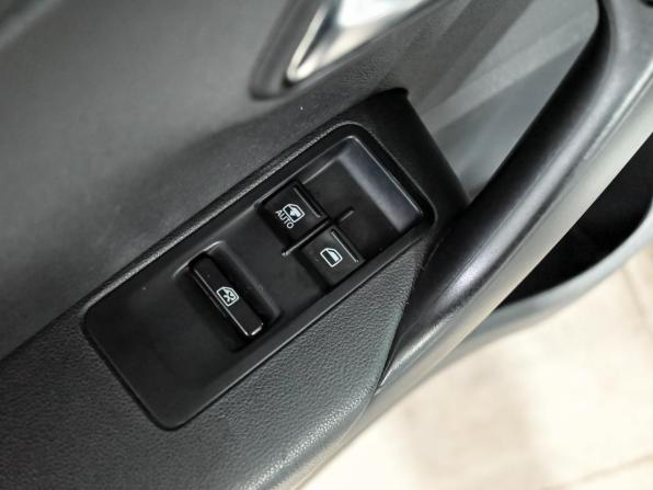 Volkswagen Polo V Рестайлинг с пробегом 2015 года, цена 750 000 рублей, 176991 км, седан, Автокод Объявления