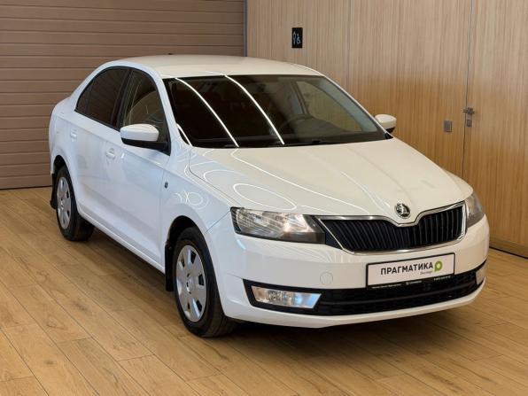 Skoda Rapid I с пробегом 2017 года, цена 888 000 рублей, 193810 км, лифтбек, Автокод Объявления