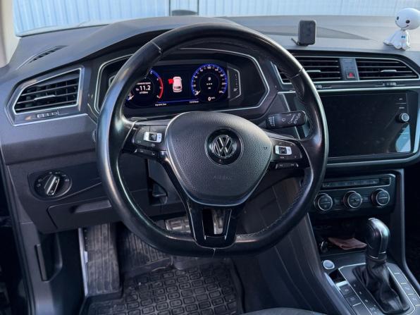 Volkswagen Tiguan II с пробегом 2019 года, цена 2 650 000 рублей, 157276 км, внедорожник, Автокод Объявления