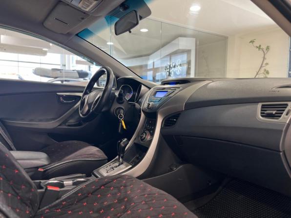Hyundai Elantra V (MD) с пробегом 2012 года, цена 1 050 000 рублей, 197287 км, седан, Автокод Объявления