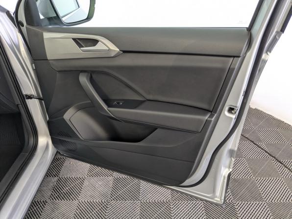 Volkswagen Taos I с пробегом 2021 года, цена 2 290 000 рублей, 76840 км, внедорожник, Автокод Объявления