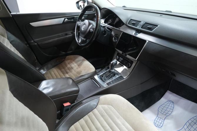 Volkswagen Passat B7 с пробегом 2011 года, цена 999 000 рублей, 371000 км, седан, Автокод Объявления