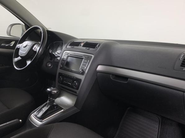 Skoda Octavia II (A5) Рестайлинг с пробегом 2012 года, цена 1 042 000 рублей, 110726 км, лифтбек, Автокод Объявления