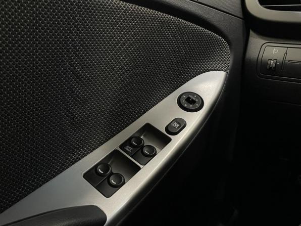 Hyundai Solaris I с пробегом 2013 года, цена 685 000 рублей, 171159 км, седан, Автокод Объявления