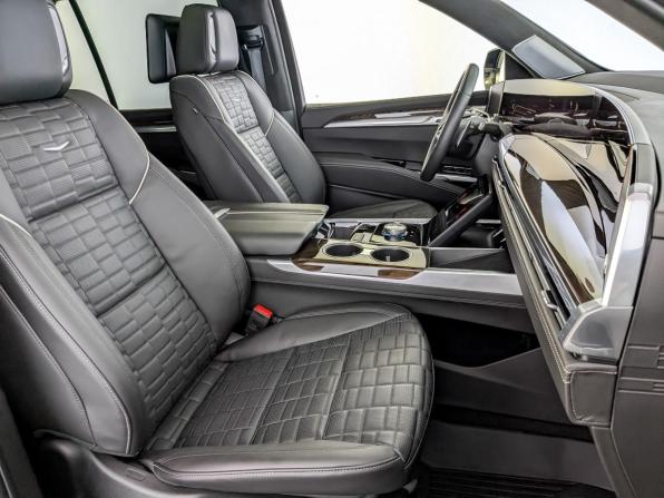 Cadillac Escalade-V I Рестайлинг с пробегом 2025 года, цена 17 500 000 рублей, 17126 км, внедорожник, Автокод Объявления